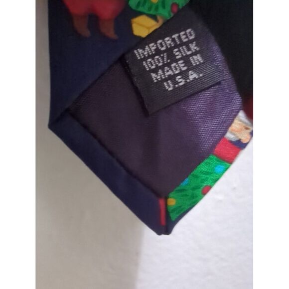 Vintage John Henry Christmas Tree Santa Tie Blue 100%‎ Silk Necktie Made In USA - Picture 5 of 6